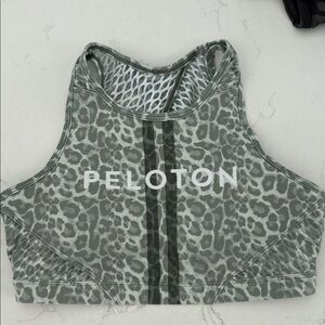 Peloton Women's Leopard Print Sports Bra - Olive Green